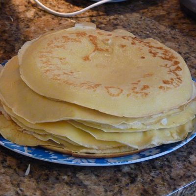 CREPES Pour 15 personnes Ingrédients : 500g de