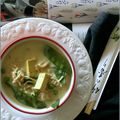 SOUPE EXOTIQUE (au Lait de Coco à la Citronnelle, aux Pois & au Miso)