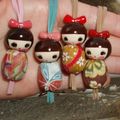 Derniers assemblages... 4 colliers kokeshi!