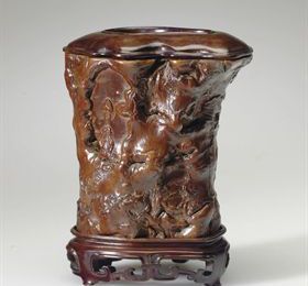 A burlwood brushpot, bitong, 17th/18th century