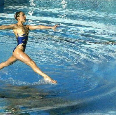 Elle semble dansée sur l'eau