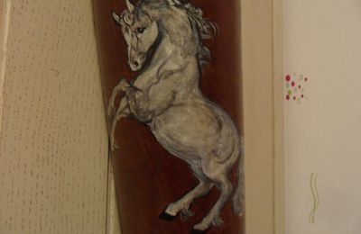 Cheval peint sur un carquois