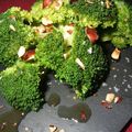 Brocoli vapeur, noisettes torréfiées et & huile de Caméline
