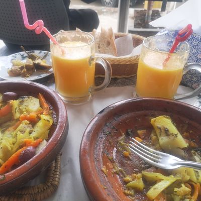 MARCHER, MANGER, MARCHER et profiter