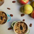 CRUMBLE AUX POMMES, NOIX DE PECAN ET CARAMEL