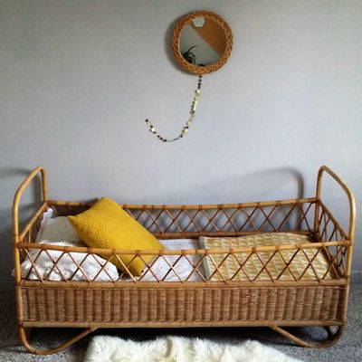 Lit bébé vintage osier et rotin