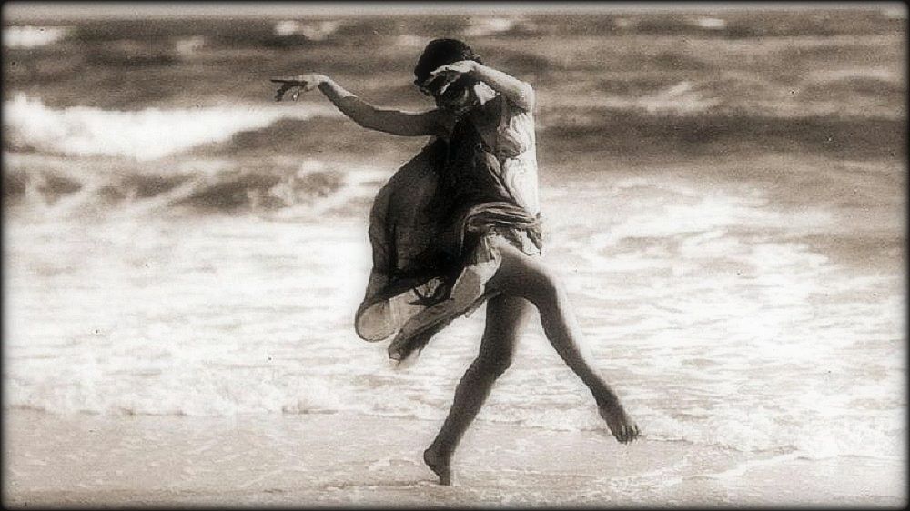 ANNA MARIA CARULINA CELLI , NATURE, DANSE, LEGERETE, EXISTENCE