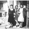 Mimi sa maman et Jeannine en 1944