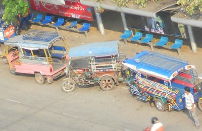 Les moyens de transport à #Vientiane 