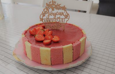 Bavarois à la vanille et à la fraise {pour un 16e anniversaire très chaud...}