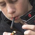 Les cigarettes bonbons attirent les adolescents