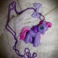 Colliers petits poney et petshop