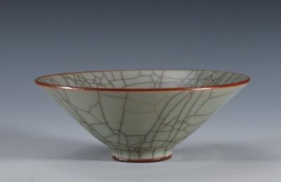 Ge-type Bowl, Jingdezhen ware, Chenghua Period (AD 1465-1487).