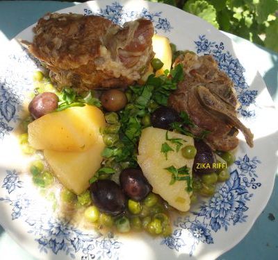 MARKA- TAJINE D'AGNEAU AUX PETITS POIS- POMMES DE TERRE- OLIVES KALAMATA