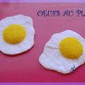 Oeufs au plat en feutrine