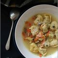 SOUPE DE TORTELLONI & LÉGUMES