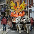 Le cortège vu de la Place St Anne à Comines Belgique