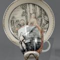 Chine de commande. Tasse et soucoupe peintes en grisaille, XVIIIème siècle, vers 1745-1750
