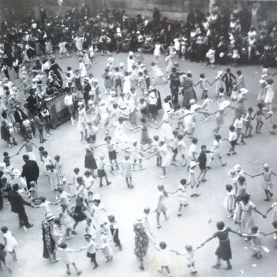 c'est la fête à Angoulême .Angoulême Art déco, sortir 16 NORD Charente RUFFEC Patrimoine en 2021 c'était club MARPEN création