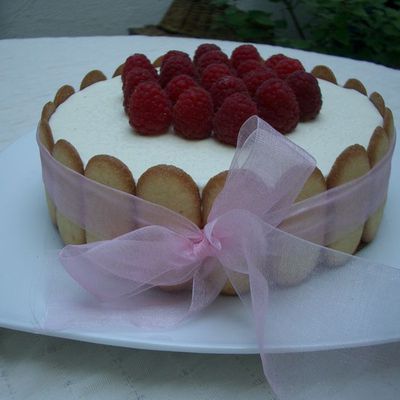 Entremet chocolat blanc, framboise et amande