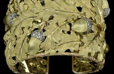 Top makers sparkle in new Jewellery Department's first sale at Dix Noonan Webb