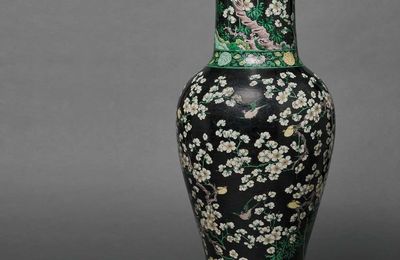 A large famille noire ‘phoenix-tail’ vase, Kangxi period (1662-1722)