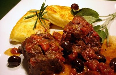 Sanglier aux olives et galettes de polenta
