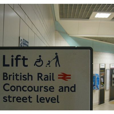 LONDON 156 / NEXT STATION, PLEASE