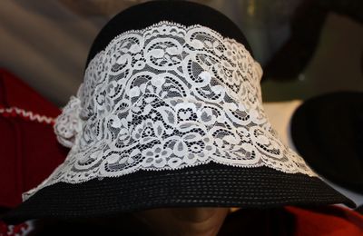 ACCESSOIRES ~ Chapeaux - Casquettes - Bonnets