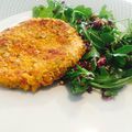 Steaks de patates douces ,salade de roquette et de graine de radis germée.