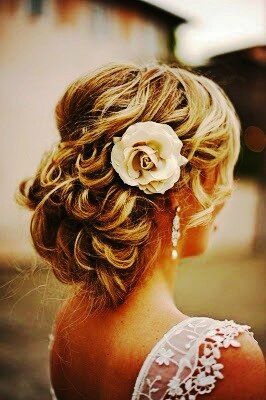 Comment bien choisir sa coiffure pour son mariage ?