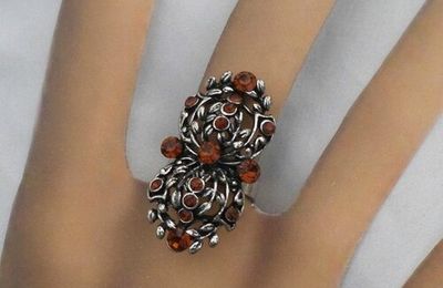 Bague Ovale Fleur Ela Strass Crystal Couleur Marron Métal Couleur Argenté Ajustable