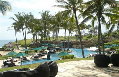 Déjeuner dans un magnifique hôtel / Golf : Le Pan Pacific