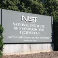 Un employé du NIST, un scientifique du gouvernement US, parle et détruit la version officielle du 11 septembre fournie par son p