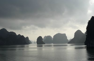 Le Vietnam : Hanoi et la baie d'Ha Long