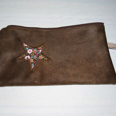 Nouvelle réalisation... La trousse plate.