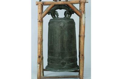 Chine du Sud, fin XVIIIe - début XIXe. Cloche de temple en bronze 