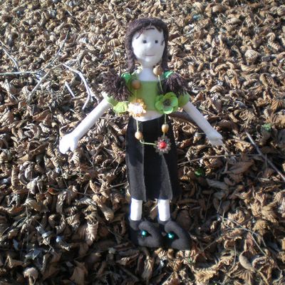 Ma maman a livré pour moi une poupée pour ma