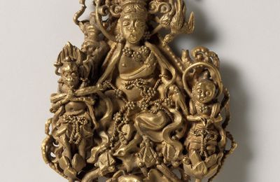 Finial (Shi) with a Bodhisattva (Pusa) and Attendants, Liao dynasty (906-1125)