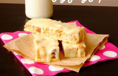 Barres aux céréales sur pâte sucrée et nappées de chocolat blanc