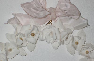 Couronne de roses et d'églantines