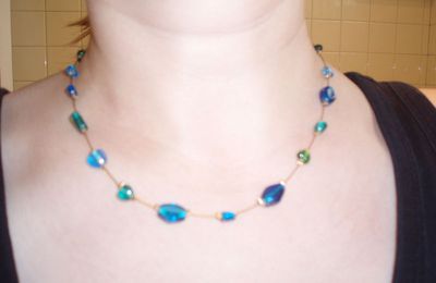 collier perles bleues et vertes