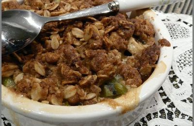 Crumble de flocons d'avoine à la banane et au kiwi