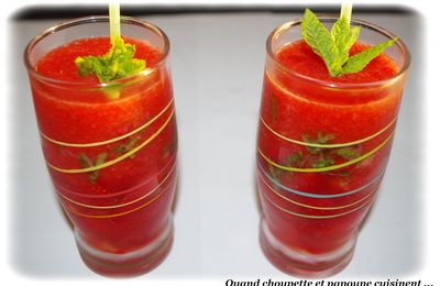 SOUPE DE FRAISES AU PAMPLEMOUSSE