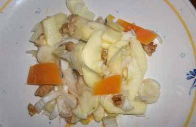 SALADE D'ENDIVE, POMME, NOIX et MIMOLETTE