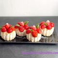 Charlottes individuelles aux fraises