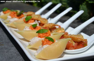 Apéro « Impression d'été » #1: Conchiglioni à la mousse de jambon et au pesto de tomates confites