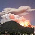 Indonésie  éruption du mont Lokon en Sulawesi