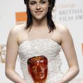 Kristen après sa récompense aux BAFTA