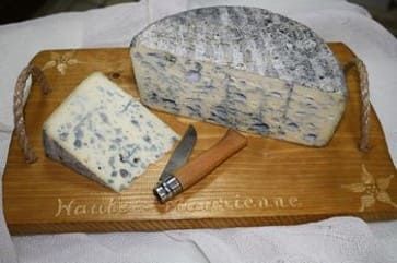 Le bleu de Bessans. La cour du duché de Savoie. En 1750.